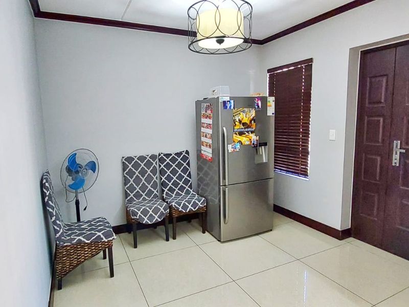 Modern 3 Bedroom Duplex in Villa Baroque, Carlswald - Photo 10