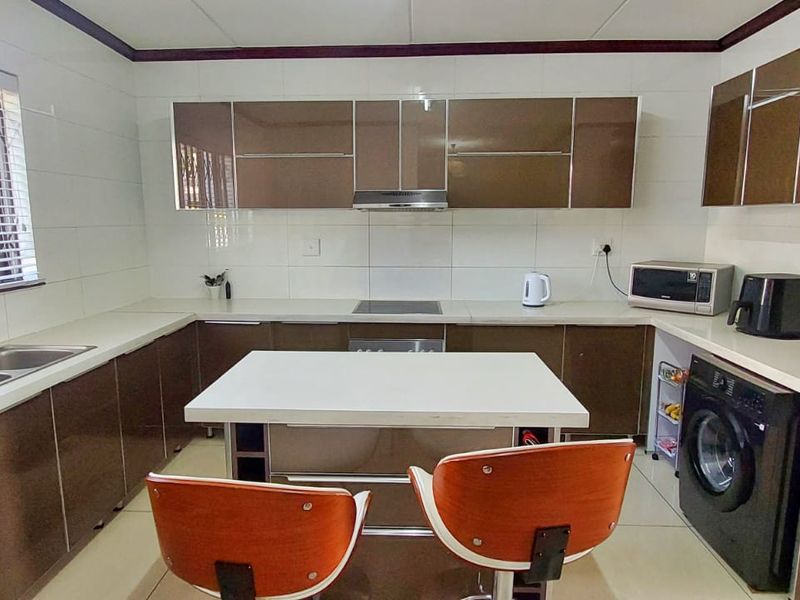 Modern 3 Bedroom Duplex in Villa Baroque, Carlswald - Photo 9