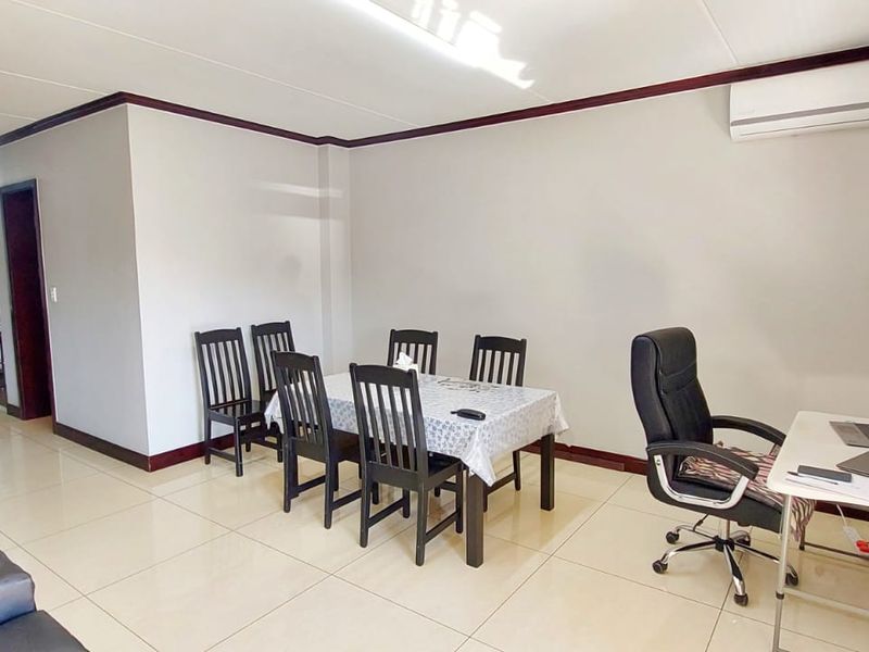 Modern 3 Bedroom Duplex in Villa Baroque, Carlswald - Photo 7