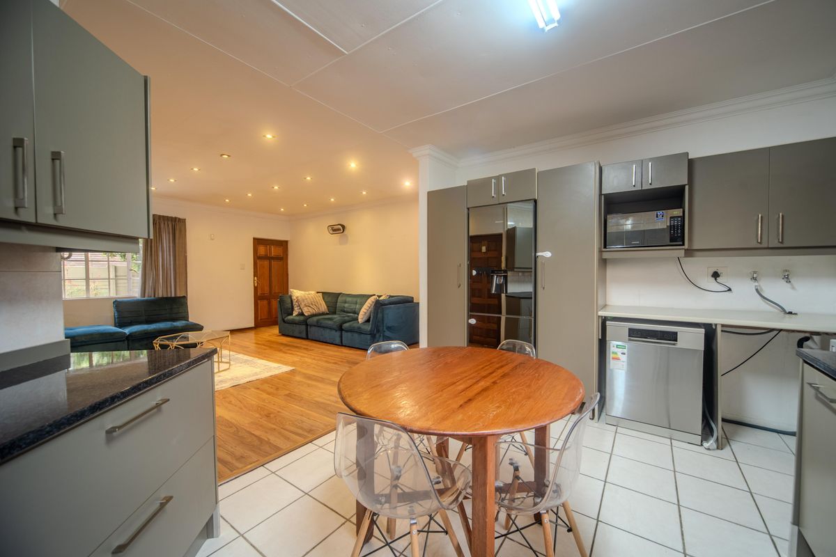 Charming 2bedroom townhouse for rent in central Standerton, perfect blend of comfort and convenience - Photo 5