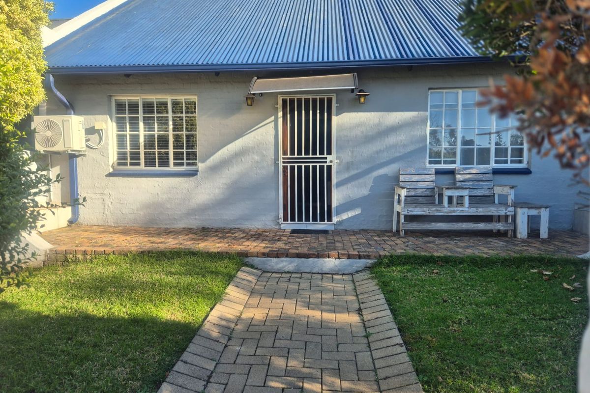 newly renovated ,Spacious 2 Bedroom townhouse In Safe complex available to rent in Kelvin - Photo 2