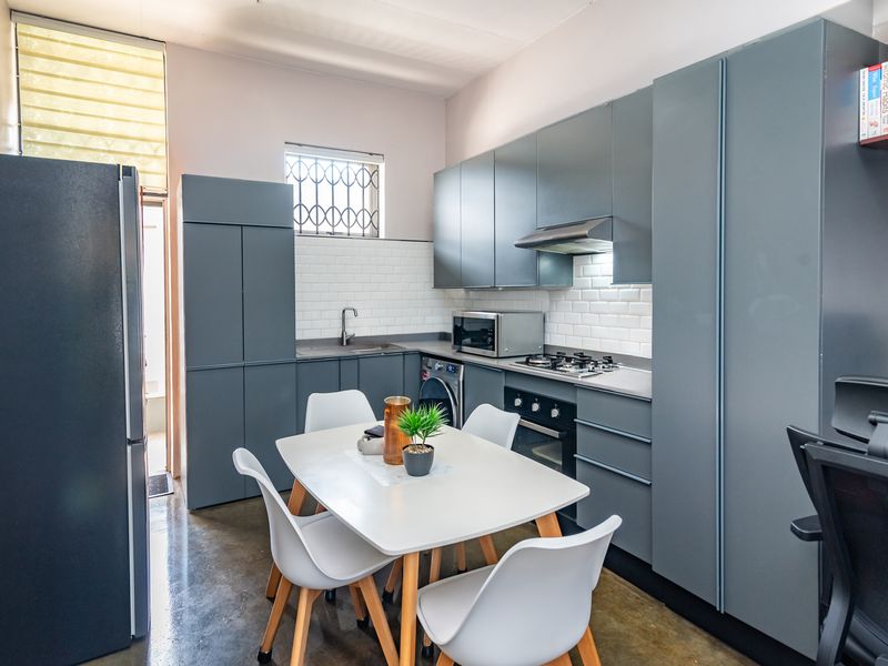 ON AUCTION | VICTORIA / NORWOOD - URGENT RELOCATION SALE - Photo 2
