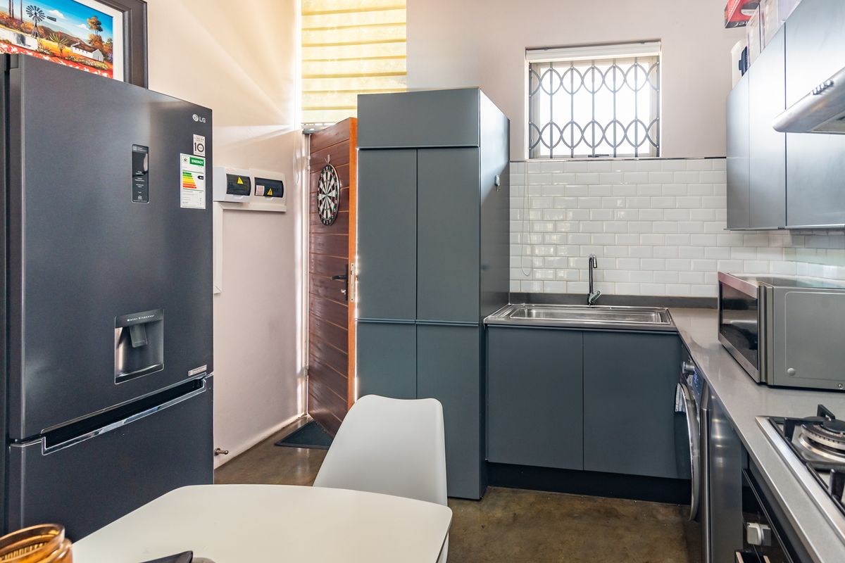 ON AUCTION | VICTORIA / NORWOOD - URGENT RELOCATION SALE - Photo 4
