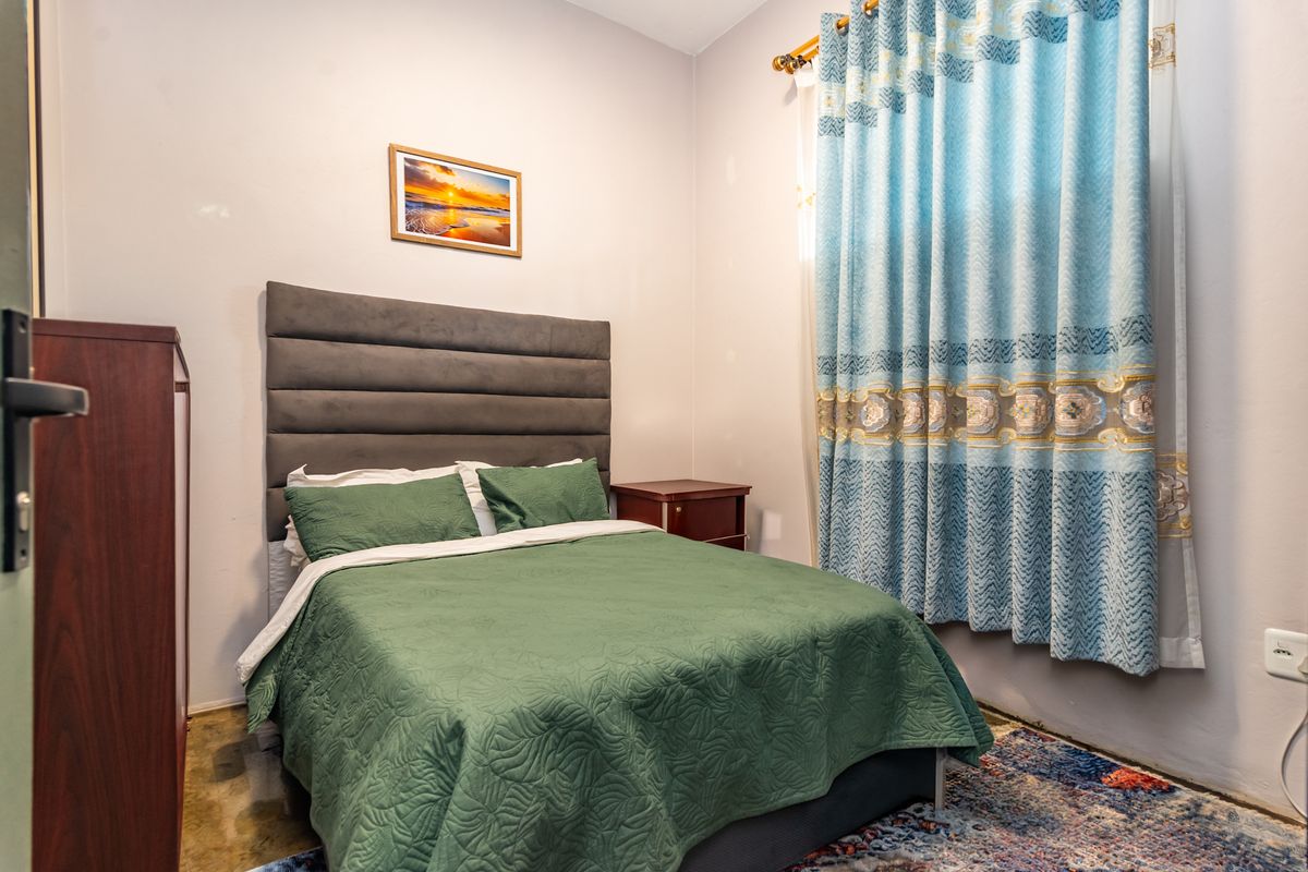 ON AUCTION | VICTORIA / NORWOOD - URGENT RELOCATION SALE - Photo 3