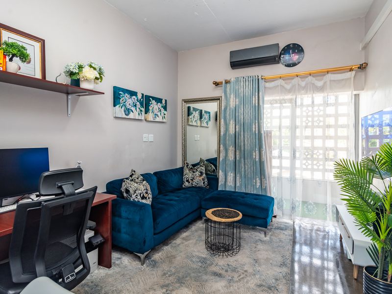 ON AUCTION | VICTORIA / NORWOOD - URGENT RELOCATION SALE - Photo 9