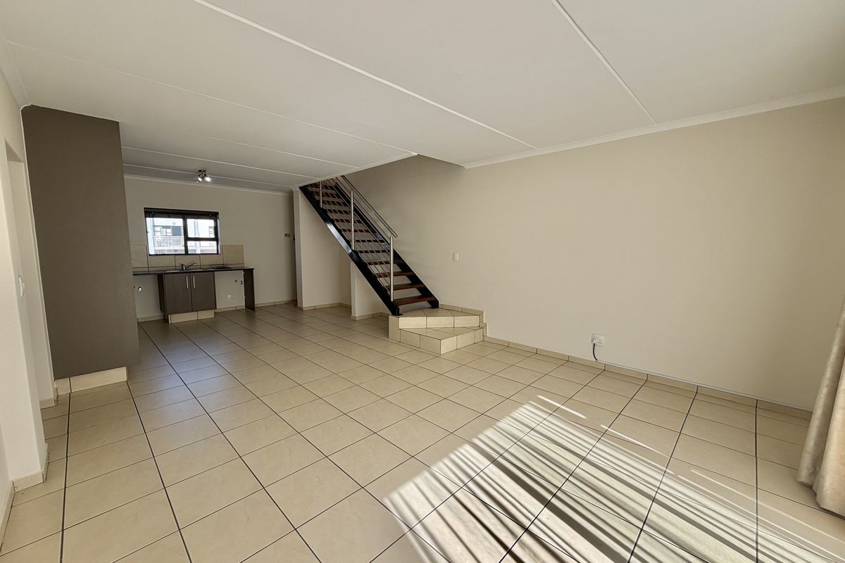 Stunning 4 bedroom apartment for sale in Barbeque Downs, Midrand modern living at its finest! - Photo 5