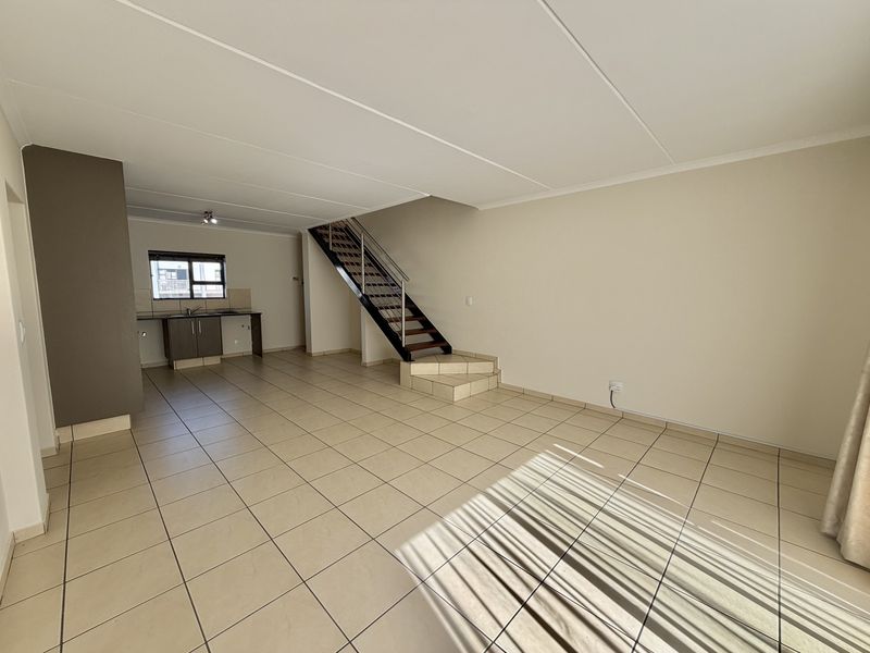 Stunning 4 bedroom apartment for sale in Barbeque Downs, Midrand modern living at its finest! - Photo 5
