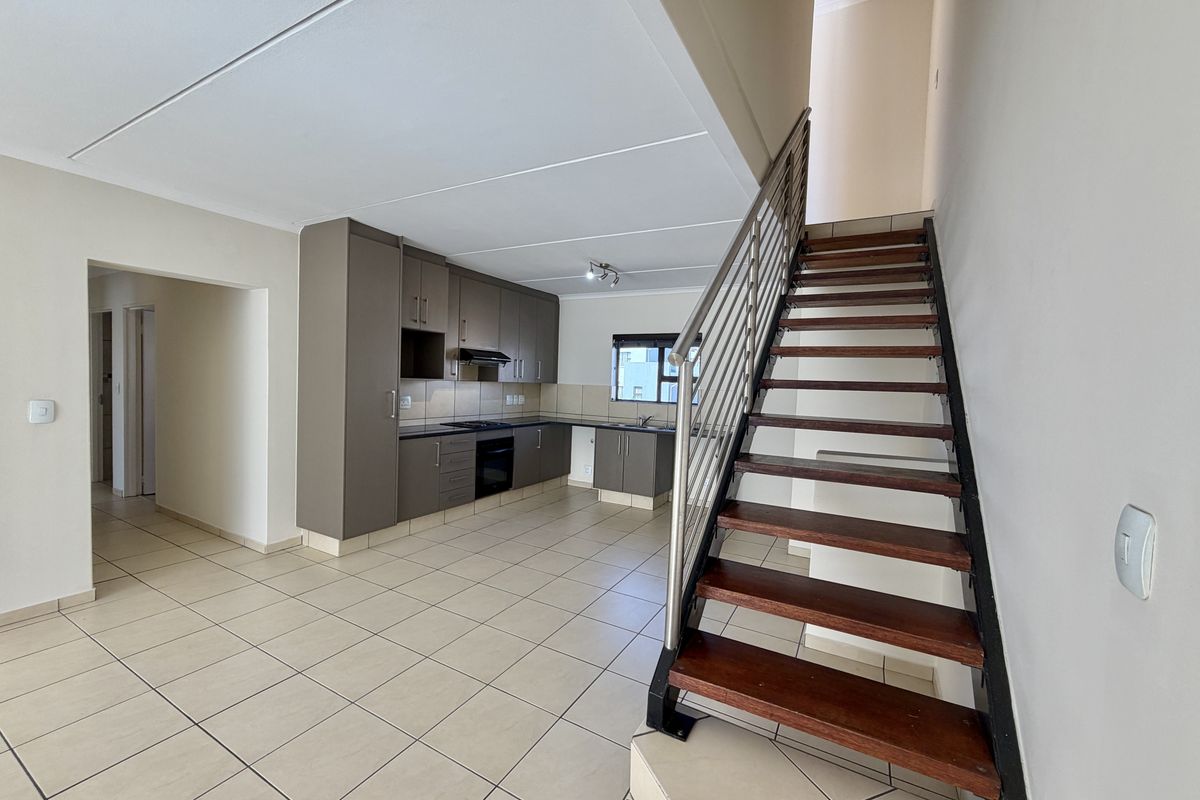 Stunning 4 bedroom apartment for sale in Barbeque Downs, Midrand modern living at its finest! - Photo 3