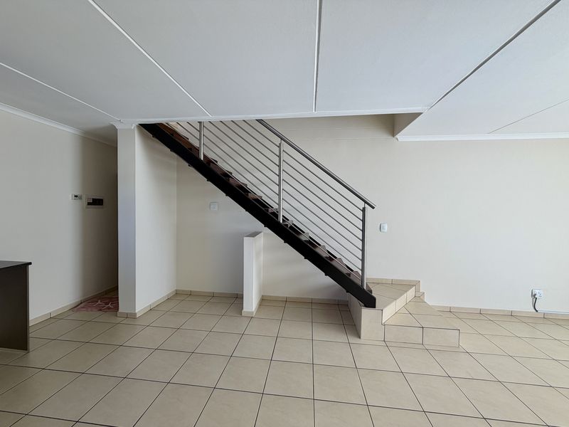 Stunning 4 bedroom apartment for sale in Barbeque Downs, Midrand modern living at its finest! - Photo 4