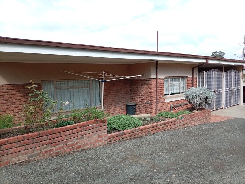 Charming 3 bedroom townhouse available to let in Standerton Central - ideal for comfortable living! - Photo 1