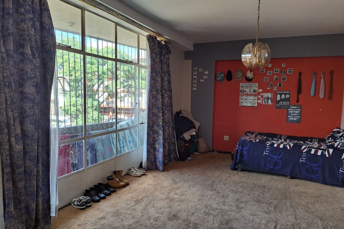 Apartment For Sale In Johannesburg - Photo 3