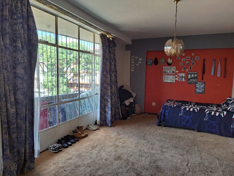 Apartment For Sale In Johannesburg - Photo 3