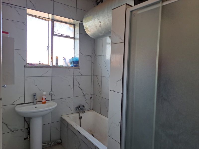Apartment For Sale In Johannesburg - Photo 8