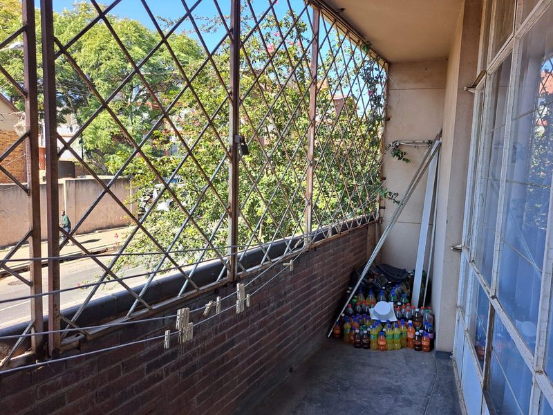 Apartment For Sale In Johannesburg - Photo 6