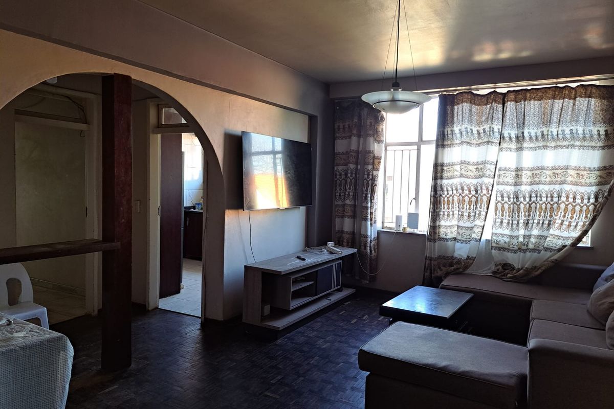Apartment For Sale In Johannesburg - Photo 4