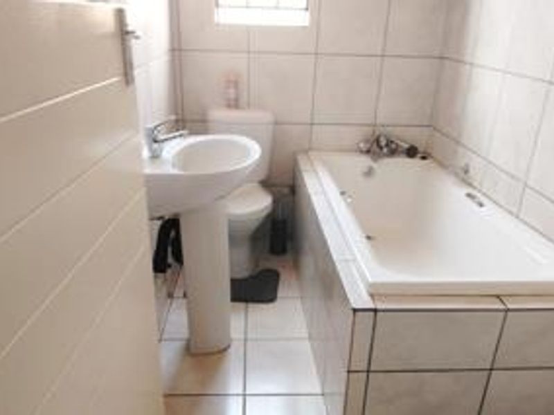 3 Bedroom house for sale in Klerksoord - Photo 8
