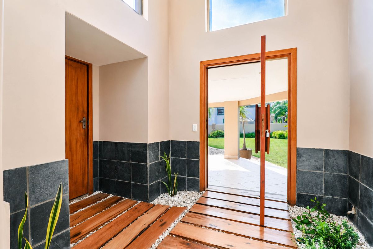 Blue Valley Golf Estate-Stylish Family Home - Photo 5