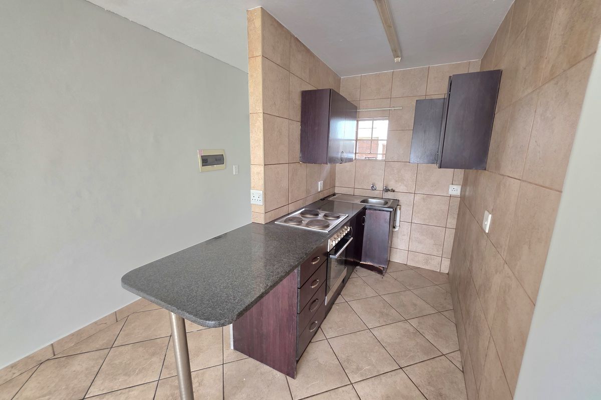 Calling First time Buyers or Investors! - Photo 5