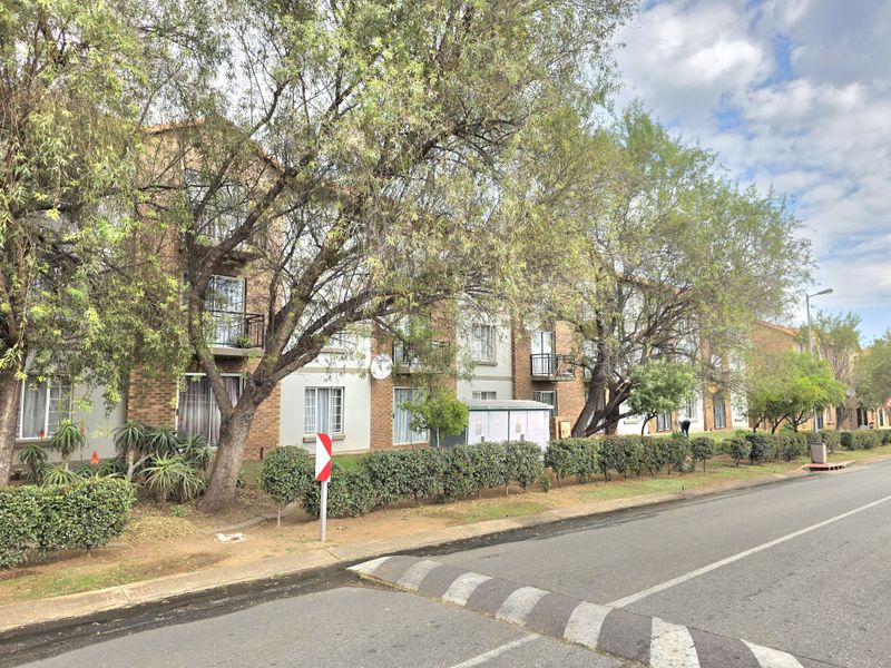 Calling First time Buyers or Investors! - Photo 1