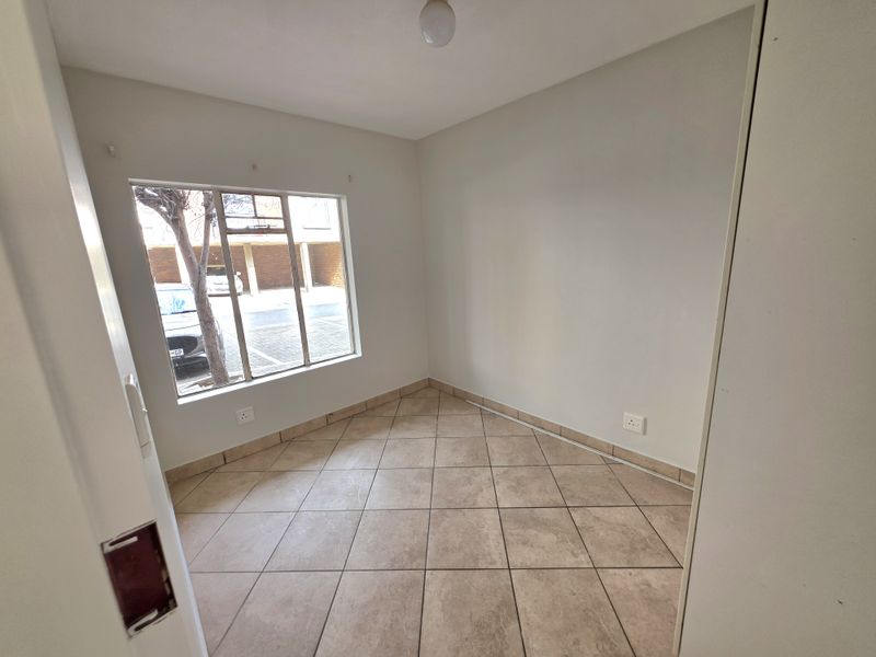 Calling First time Buyers or Investors! - Photo 8