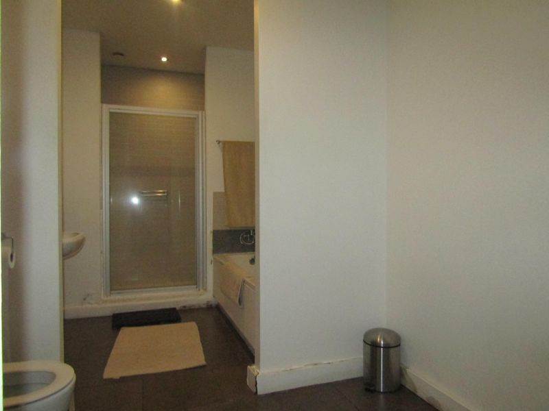 Apartment For Sale In Johannesburg - Photo 9