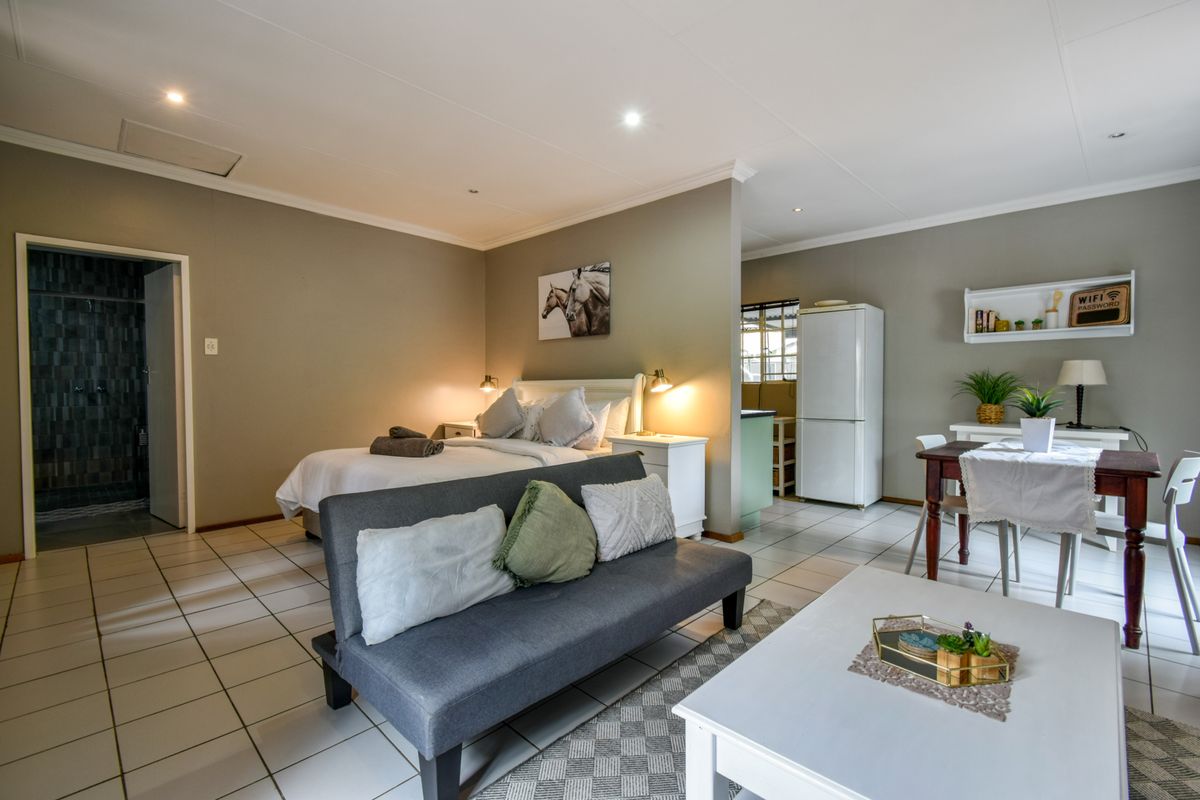 Perfect for families seeking space and comfort! - Photo 5
