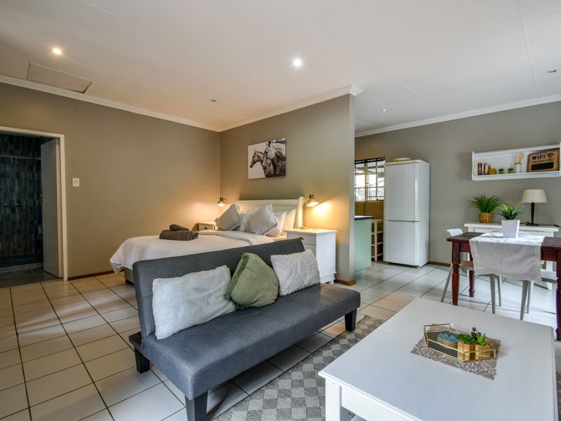 Perfect for families seeking space and comfort! - Photo 5