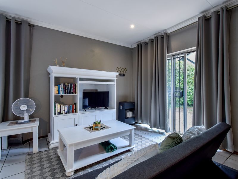 Perfect for families seeking space and comfort! - Photo 10