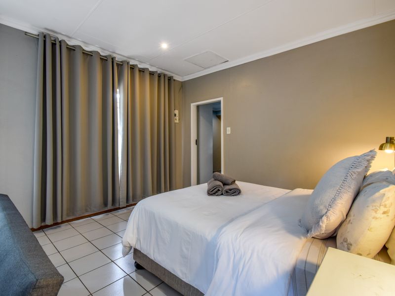 Perfect for families seeking space and comfort! - Photo 9