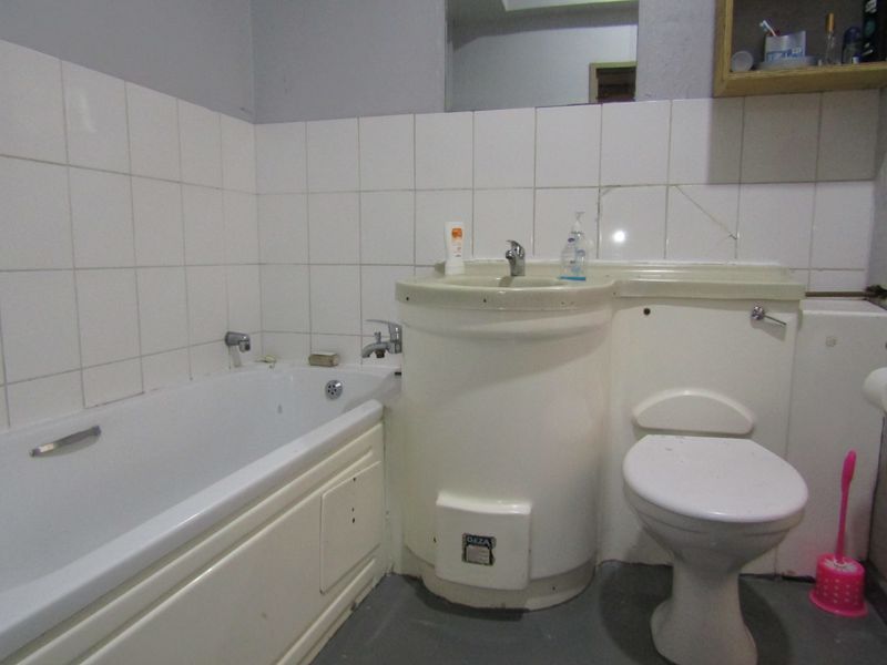Apartment For Sale In Johannesburg - Photo 8