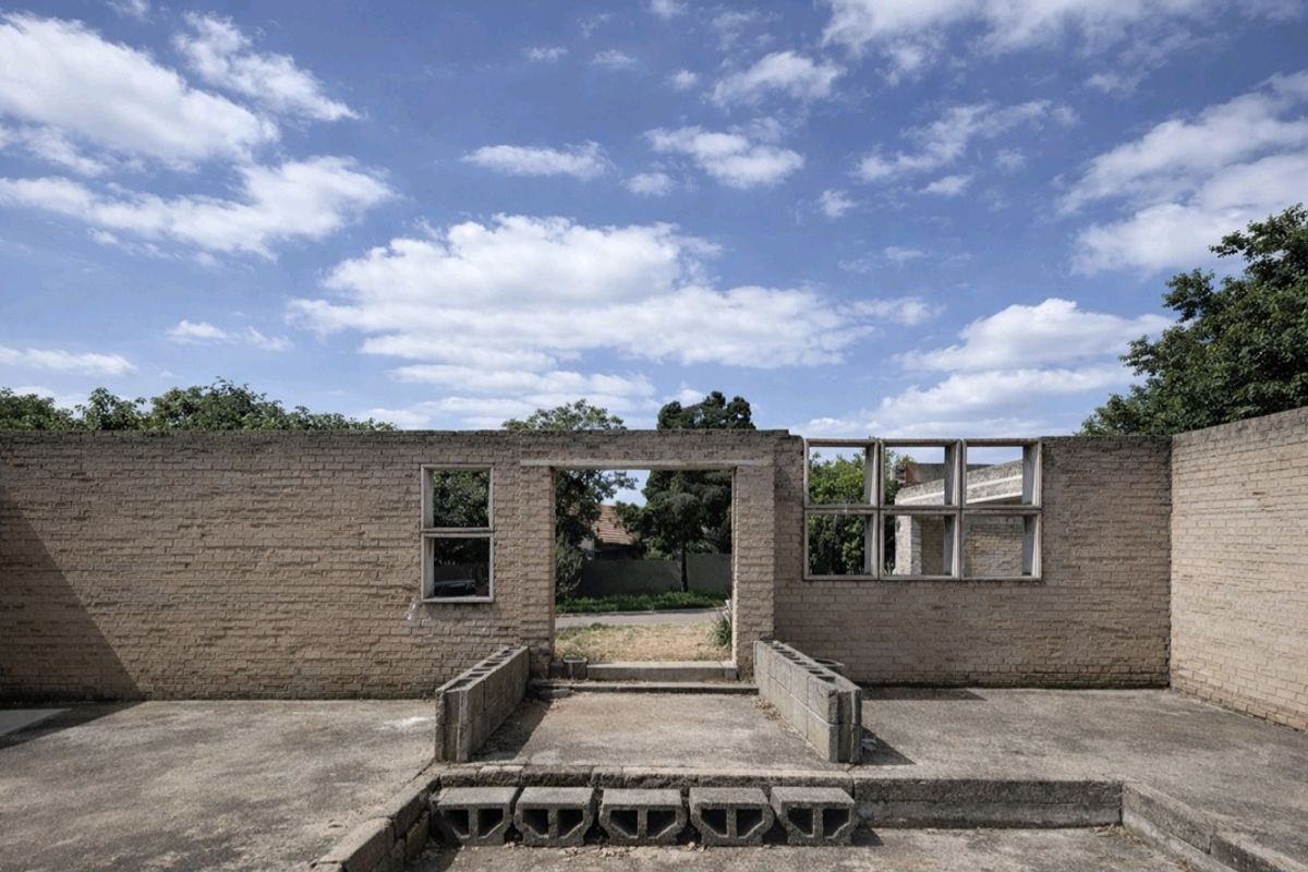DEVELOPMENT OPPORTUNITY - PRIME 702m2 FULL-TITLE REZ STAND - Photo 4