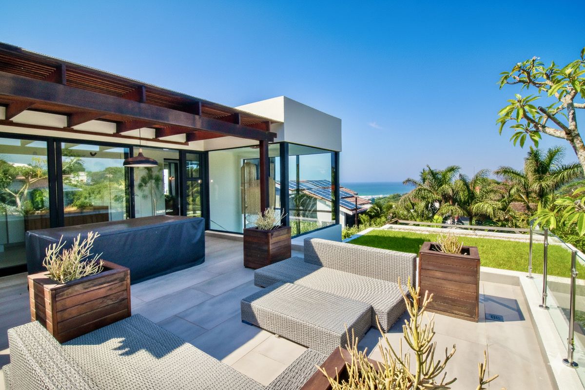 Ultra-Modern Coastal Luxury Overlooking Trafalgar Blue Flag Beach - Photo 3
