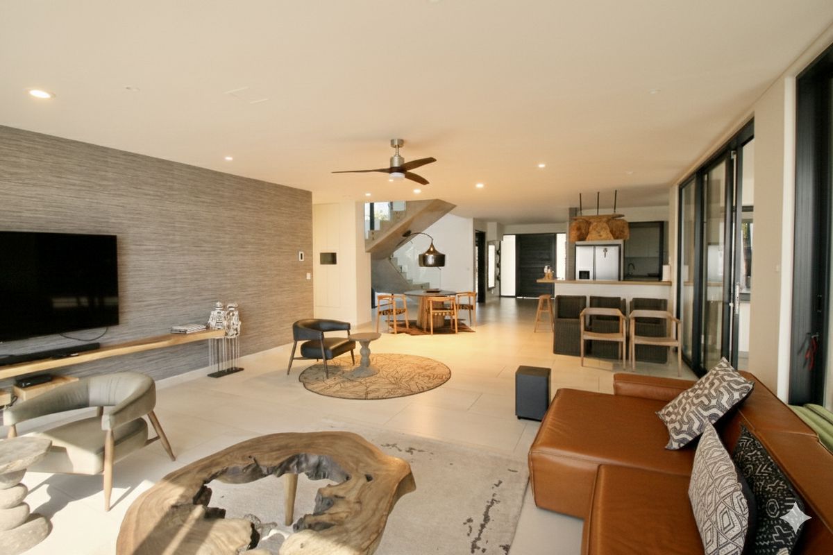 Ultra-Modern Coastal Luxury Overlooking Trafalgar Blue Flag Beach - Photo 4