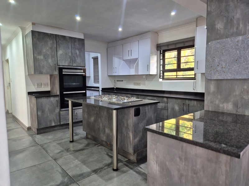 Incredible 3 Bedroom 2 Bath Home in A secure Estate Available for Sale n Kelvin, Sandton - Photo 4