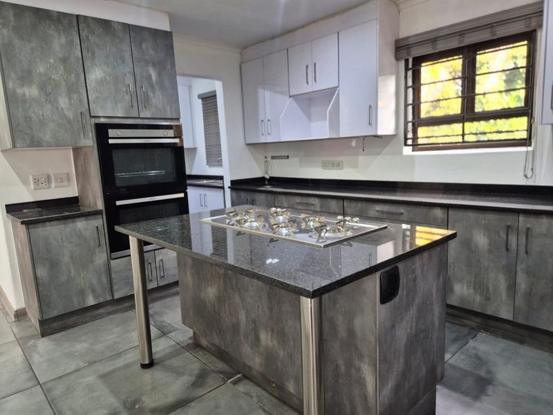 Incredible 3 Bedroom 2 Bath Home in A secure Estate Available for Sale n Kelvin, Sandton - Photo 3