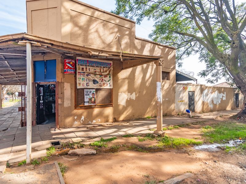 Turffontein Property with multiple income-generating opportunities - Photo 2