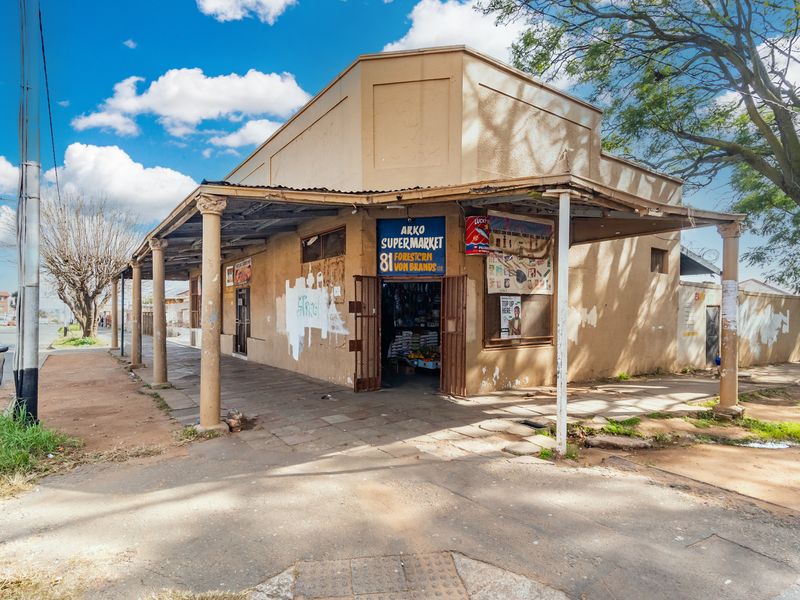 Turffontein Property with multiple income-generating opportunities - Photo 1
