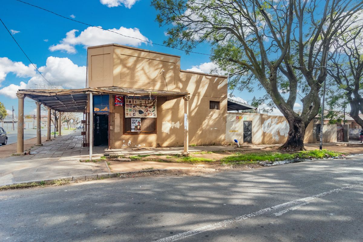 Turffontein Property with multiple income-generating opportunities - Photo 4