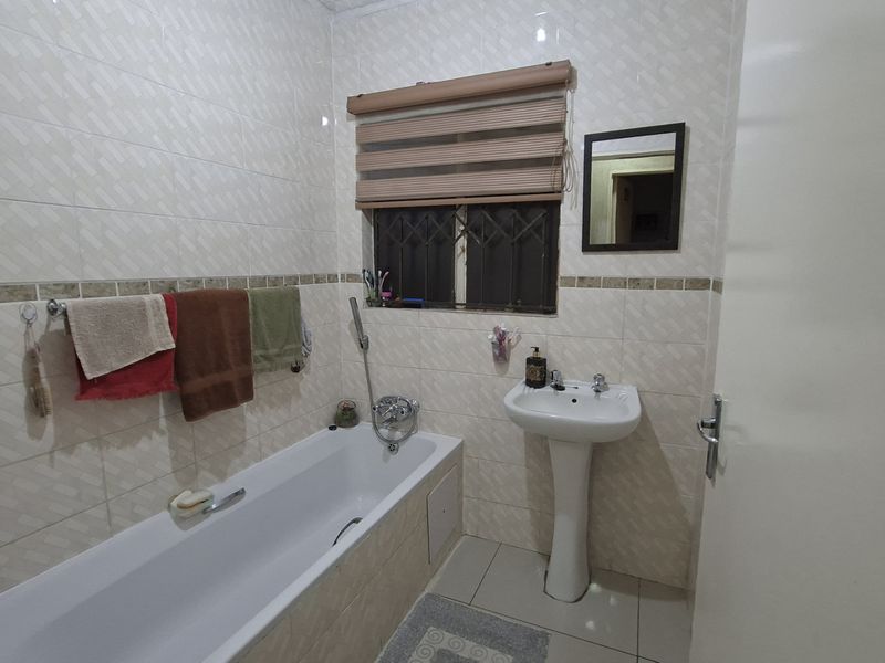 Modern 3-Bed with Massive Expansion Potential - Photo 7