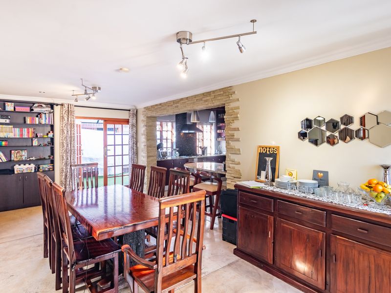 RENOVATED 3-BEDROOM CLUSTER HOME WITH COTTAGE & POOL - EMIGRATION SALE - Photo 6