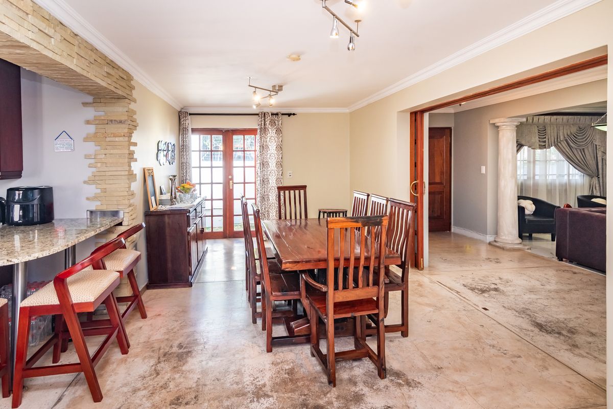 RENOVATED 3-BEDROOM CLUSTER HOME WITH COTTAGE & POOL - EMIGRATION SALE - Photo 5
