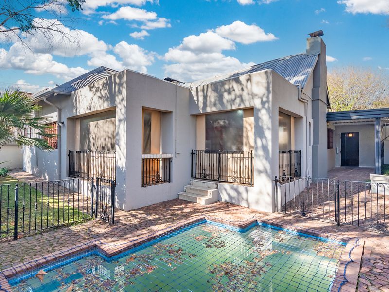 RENOVATED 3-BEDROOM CLUSTER HOME WITH COTTAGE & POOL - EMIGRATION SALE - Photo 3
