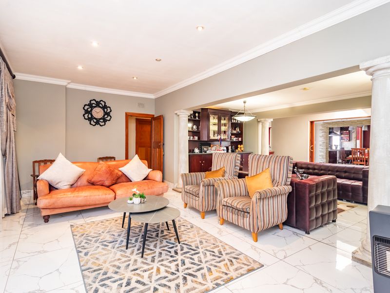 RENOVATED 3-BEDROOM CLUSTER HOME WITH COTTAGE & POOL - EMIGRATION SALE - Photo 8