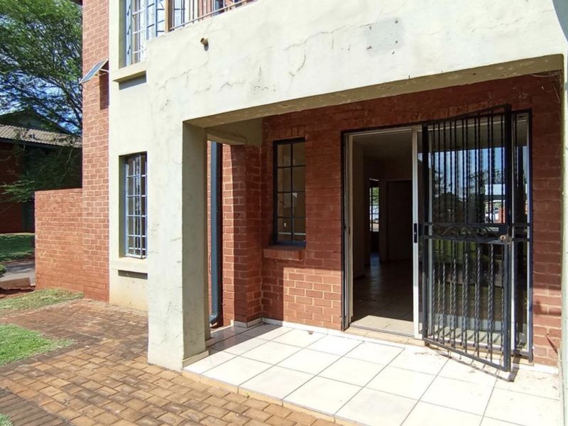 Stunning 2-bedroom apartment for sale in Theresapark, Akasia—modern living in a vibrant community! - Photo 3