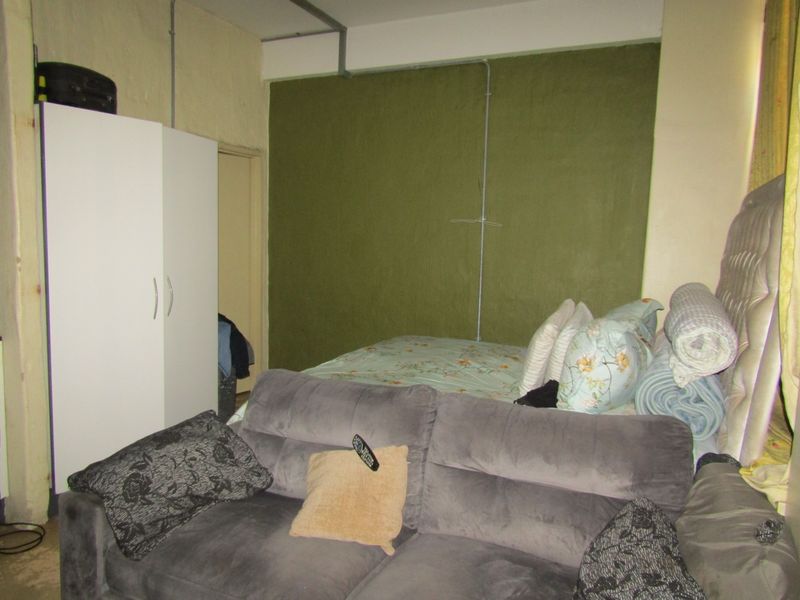 Apartment For Sale In Johannesburg - Photo 8