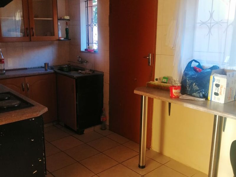 PRIME 3-BEDROOM HOME IN SOSHANGUVE, PRETORIA - Photo 6