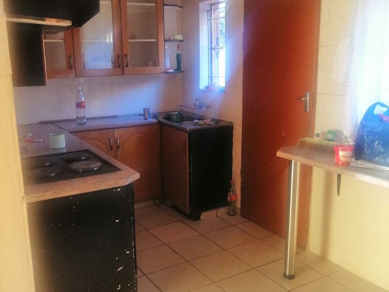 PRIME 3-BEDROOM HOME IN SOSHANGUVE, PRETORIA - Photo 3