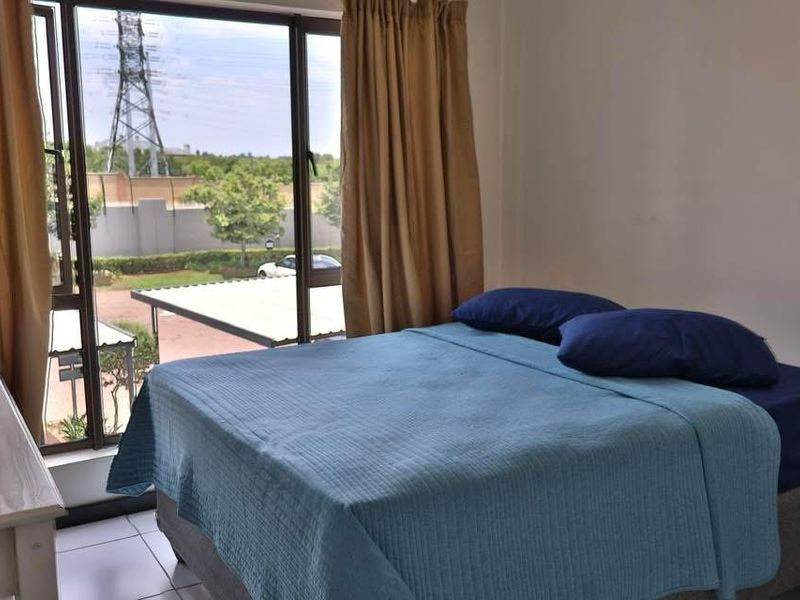 Stylish 2-bedroom apartment in Barbeque Downs, Midrand perfect for modern living and convenience! - Photo 8