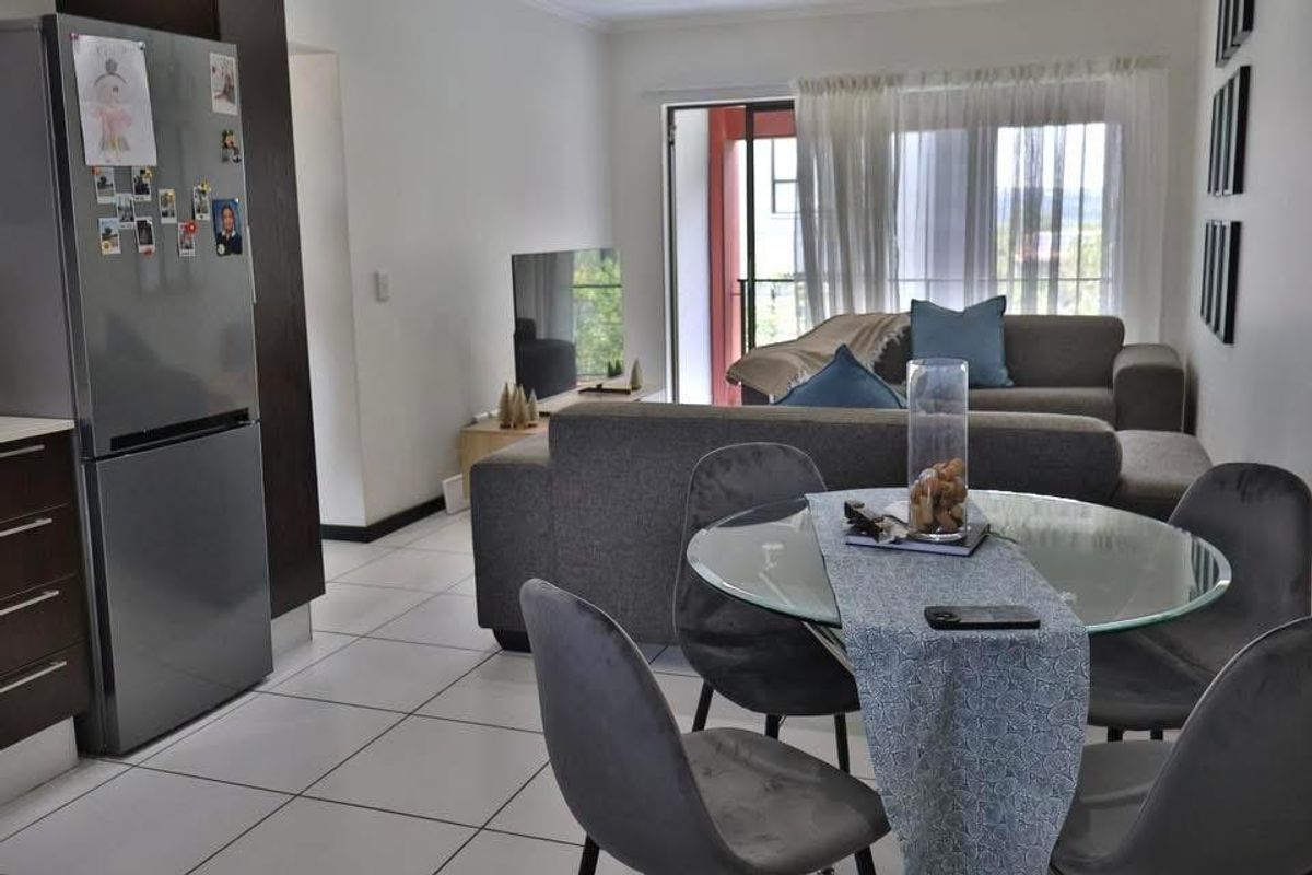 Stylish 2-bedroom apartment in Barbeque Downs, Midrand perfect for modern living and convenience! - Photo 2