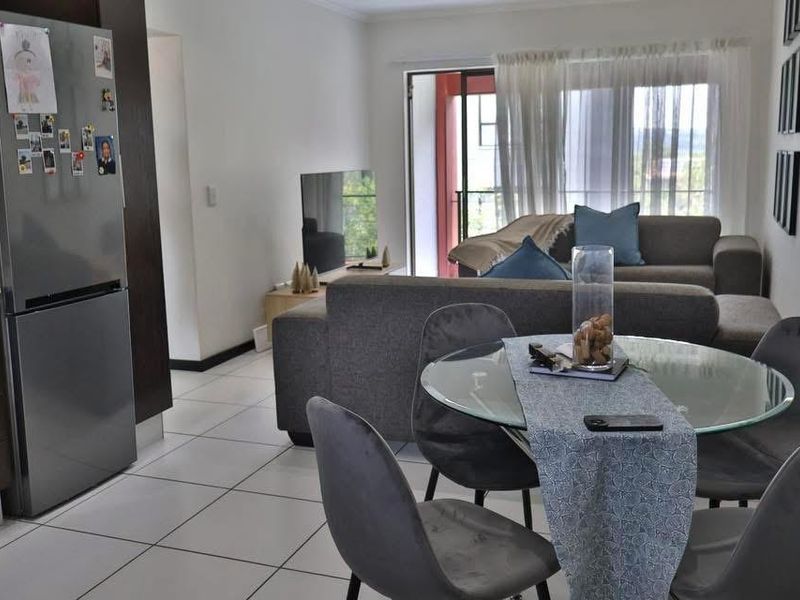 Stylish 2-bedroom apartment in Barbeque Downs, Midrand perfect for modern living and convenience! - Photo 2